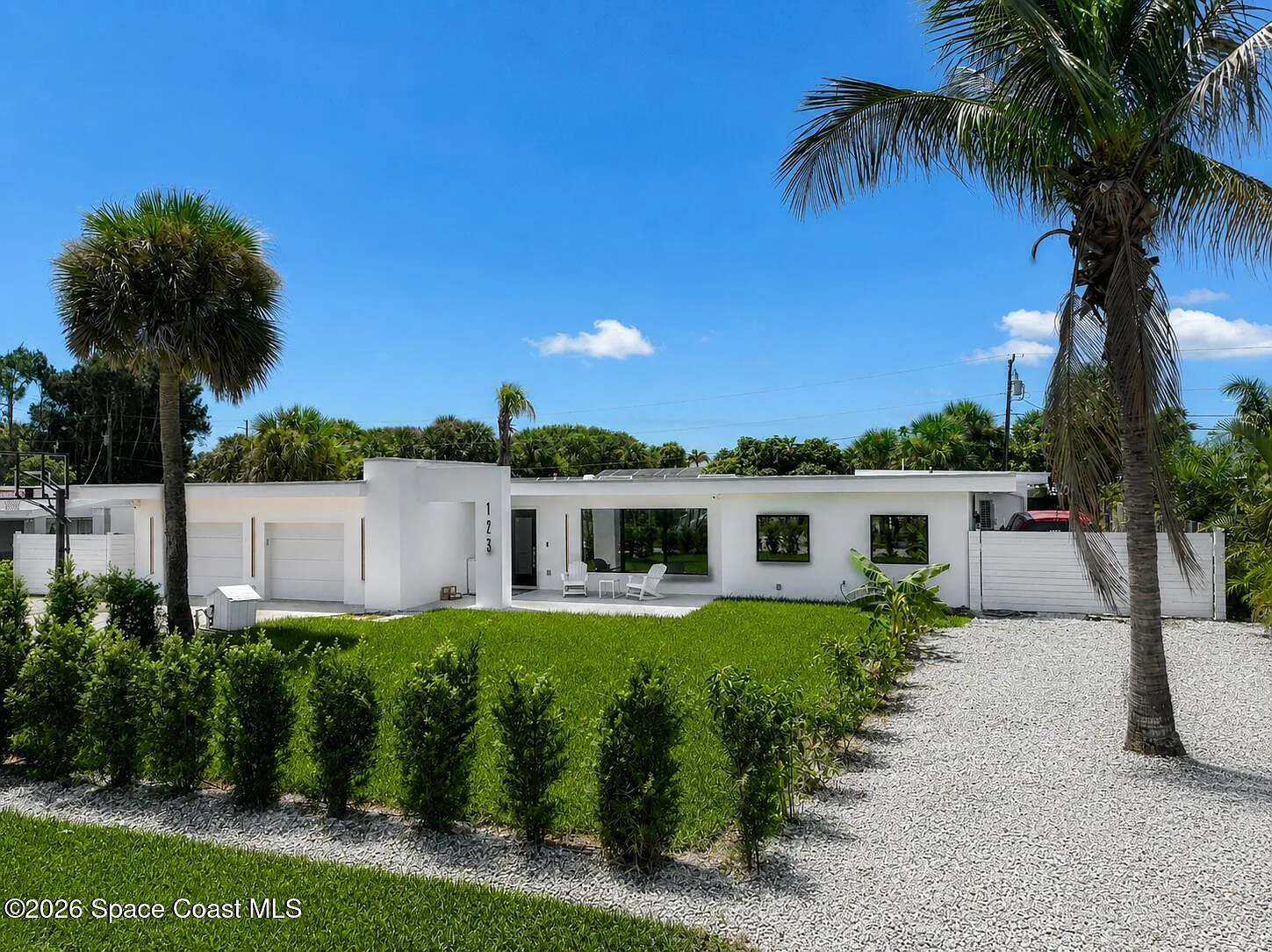 4 bed, 3.0 bath, 3400 sqft, $5,700 — Photo 4