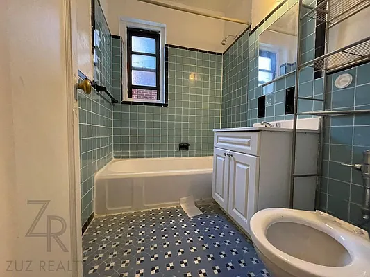 Rented by Zuz Realty | media 4