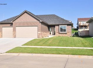 6240 Bridle Ln, Lincoln, NE 68516