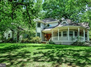 6543 Braddock Rd, Alexandria, VA 22312