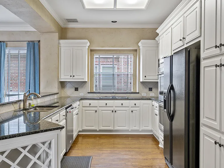 3705 Country Oak Ct — Photo 8