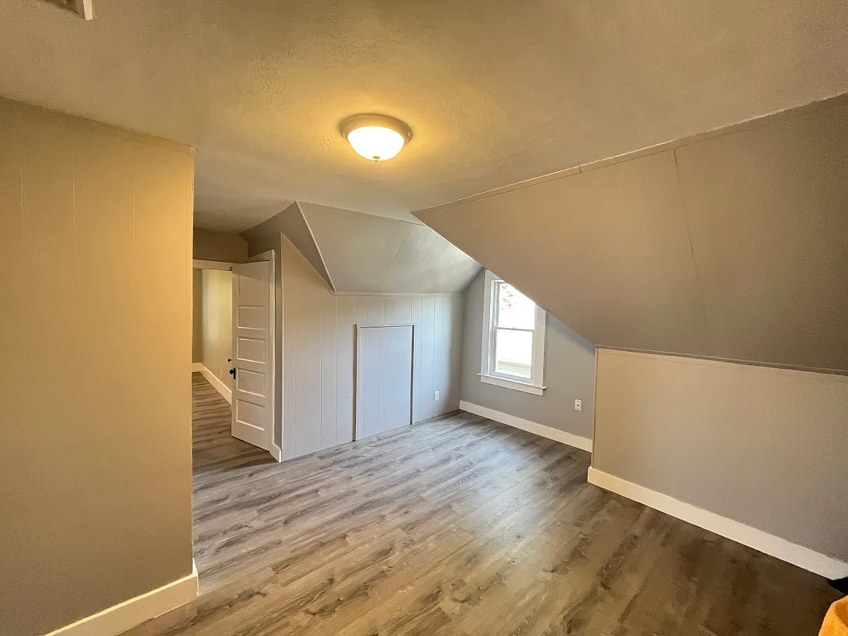 3 bed, $1,400 — Photo 4