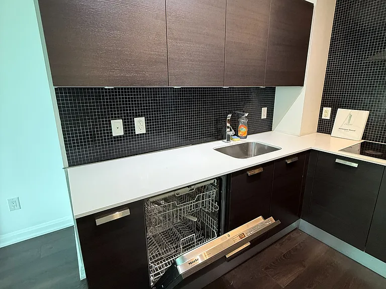 11 Bogert Ave #2109 — Photo 25