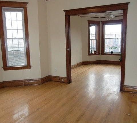 3rd image of 5147 N Ashland Ave #2