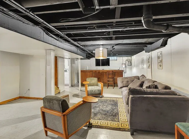 4941 Julius Blvd — Photo 8