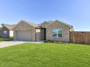 3015 Brooke Rd, Chickasha, OK 73018