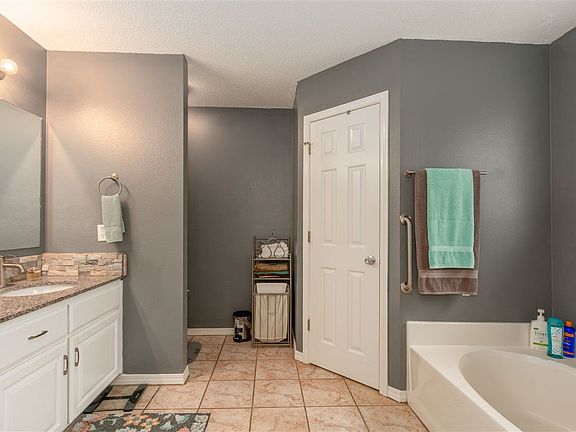5th image of 5189 Westport Dr