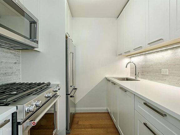 5th image of 200 E 94th St APT 305