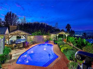 23361 Aetna St, Woodland Hills, CA 91367