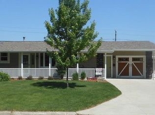 12 Parkview Dr, Eagle Grove, IA 50533