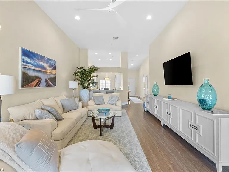 2215 Chesterbrook Ct #203 — Photo 3