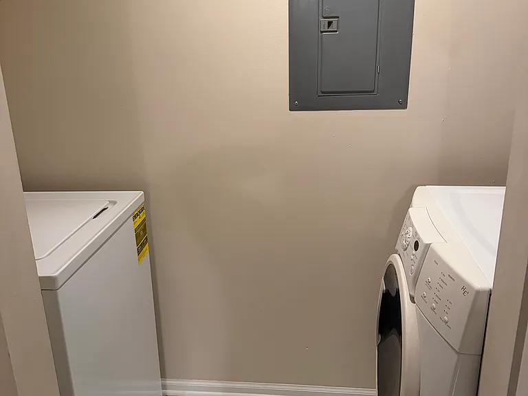 522 Bellmore Pl — Photo 9