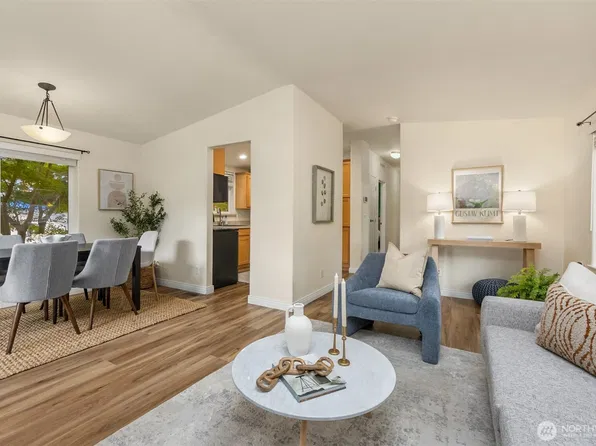 216 Madrona Way NE, Bainbridge Island, WA 98110
