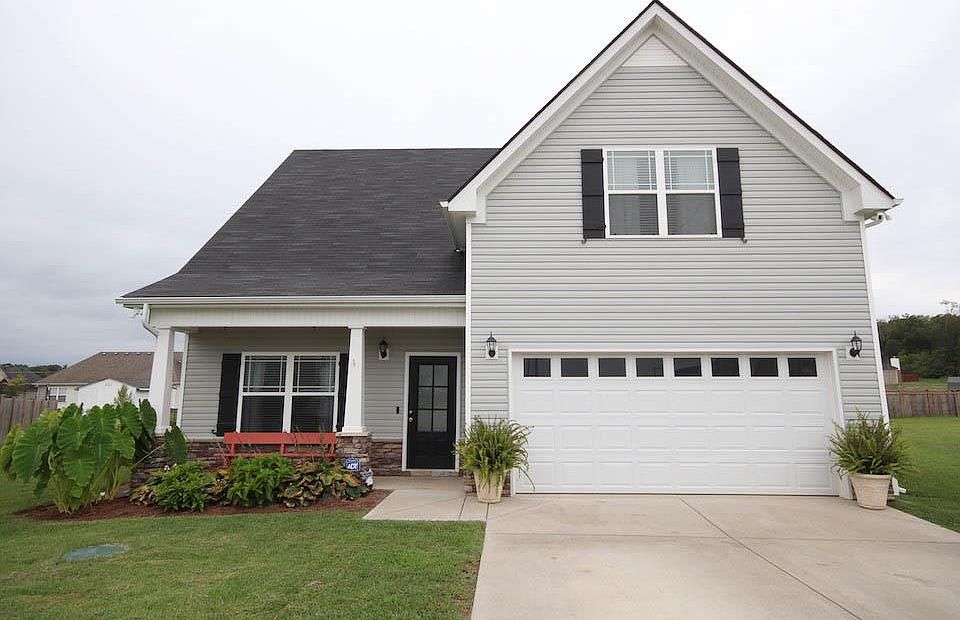1st image of 1131 Selous Dr