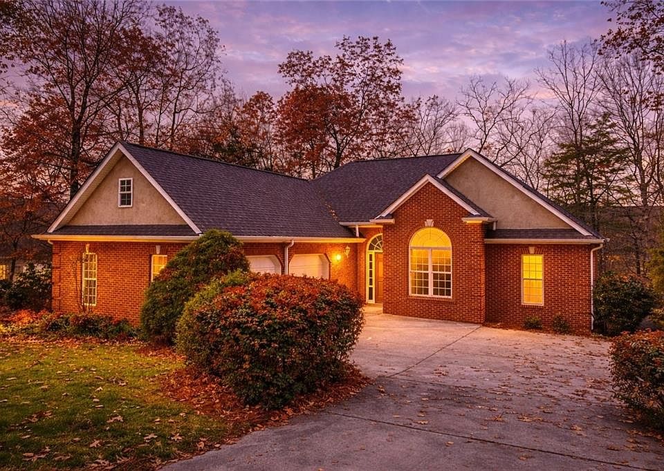 1st image of 82 Thornwood Ct