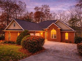 82 Thornwood Ct, Ellijay, GA 30540