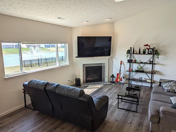 4th image of 975 Kingrail Dr