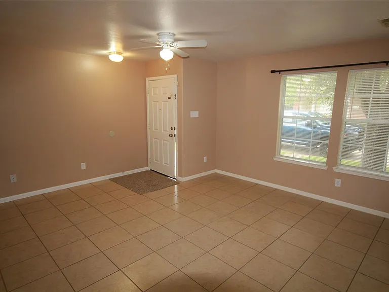 6418 Mountain Pines Ln — Photo 24