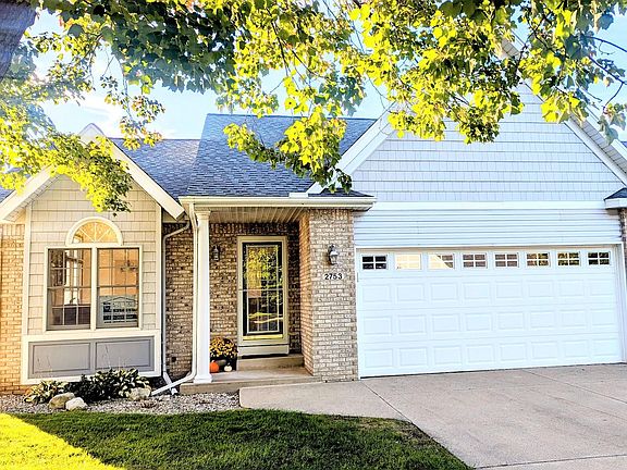3rd image of 2753 Sandpiper Ln