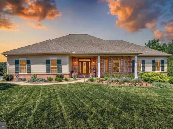 105 Bellows Ct, Lewisberry, PA 17339
