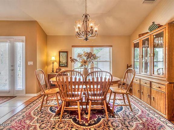 3rd image of 4278 Mayfair Ln