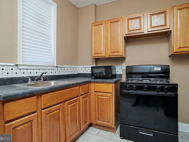 6123 Upland St — Photo 6