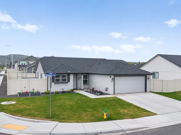 6102 Whatcom Ave, Yakima, WA 98903