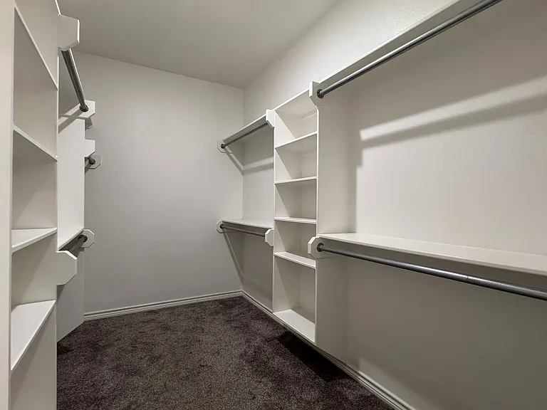 3704-3784 Cottage Park Cir — Photo 26