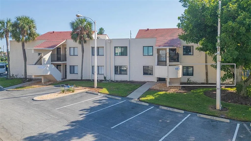 2 bed, 2.0 bath, 960 sqft, $2,600 — Photo 2