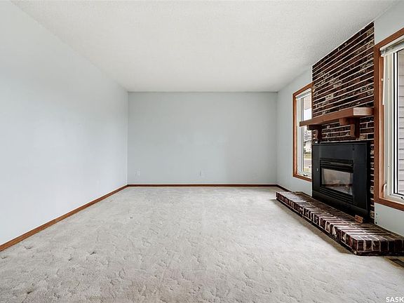 3rd image of 65 McCaul CRESCENT