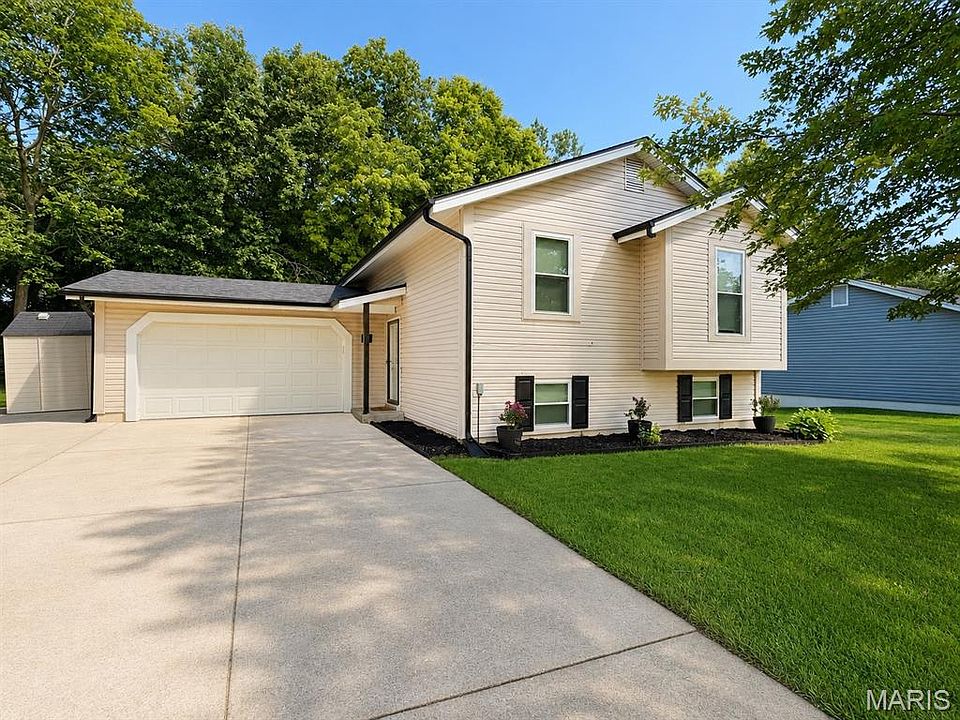 1st image of 45 Chip Dr