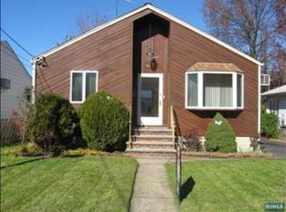 277 Adriana St, Saddle Brook, NJ 07663