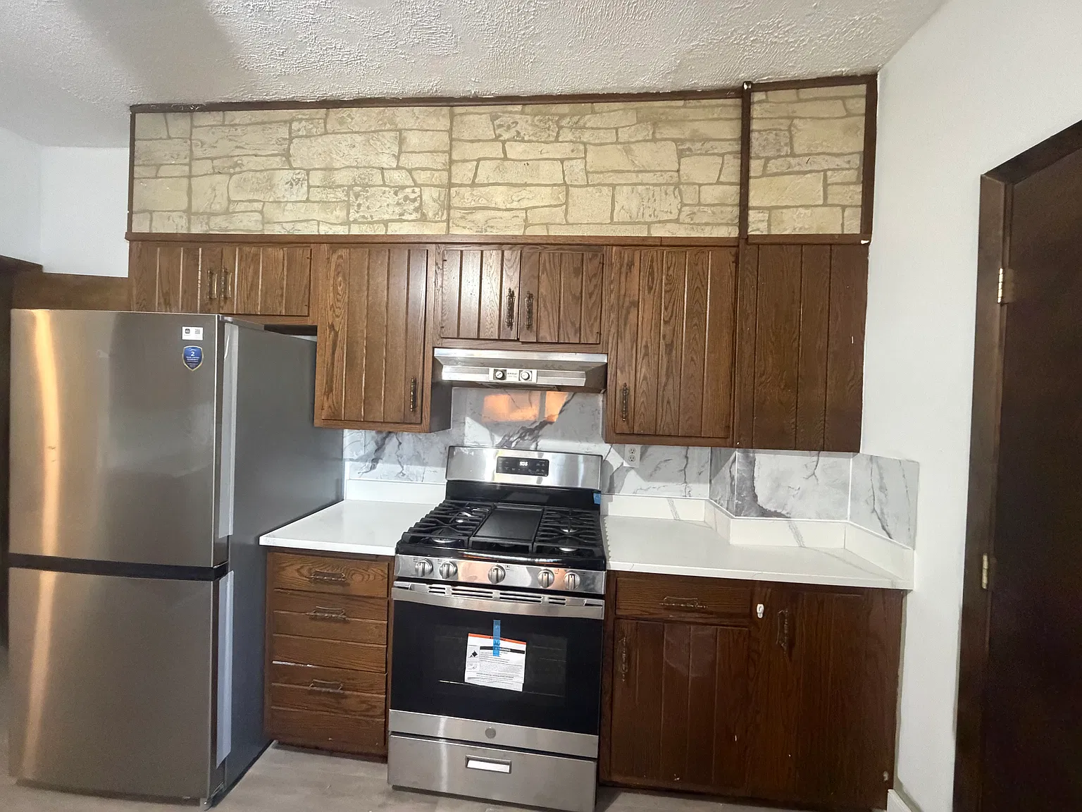 5 bed, 1900 sqft, $2,000 — Photo 4