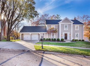 745 Haw Thicket Ln, Saint Louis, MO 63131