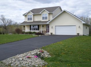 5093 Snapdragon Cir, Little Suamico, WI 54141