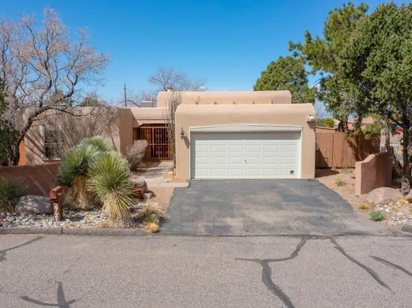 2721 Tramway Cir NE, Albuquerque, NM 87122