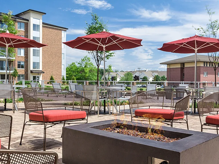 Four Seasons Apartments — Photo 7