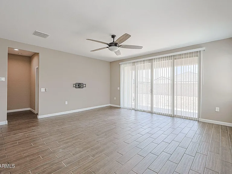 30897 W Catalina Dr — Photo 12