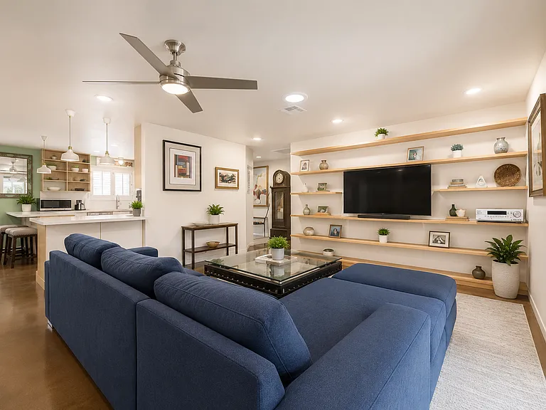 407 E Aepli Dr — Photo 4