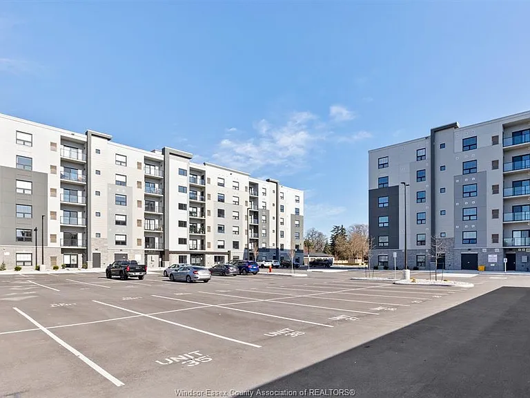 224 Main St E #206 — Photo 28