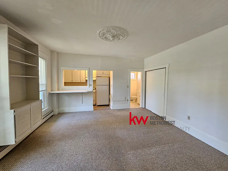 40 E Main St #1F — Photo 1