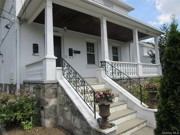 2nd image of 7 Meadow Ln #1