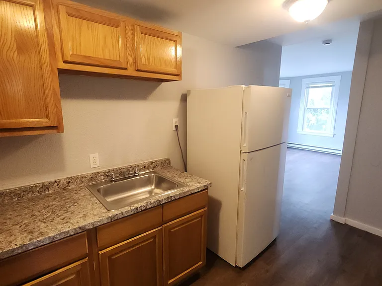 73 Hollywood St #2L — Photo 2