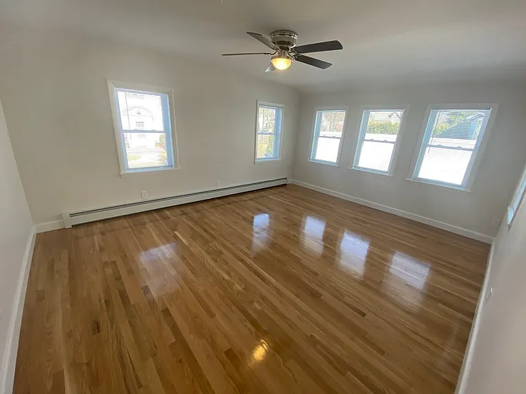137 Main St — Photo 17