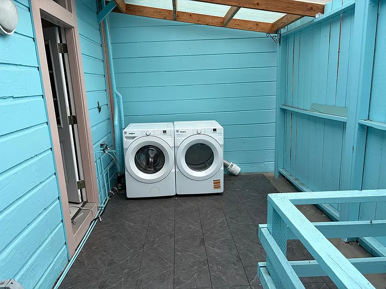 329 Linden St — Photo 13