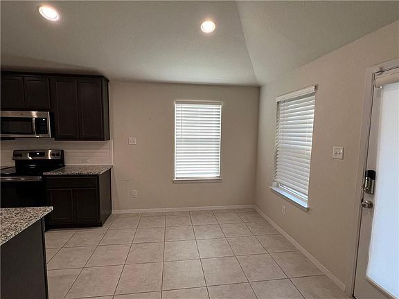 5th image of 21102 Greenpark Dr