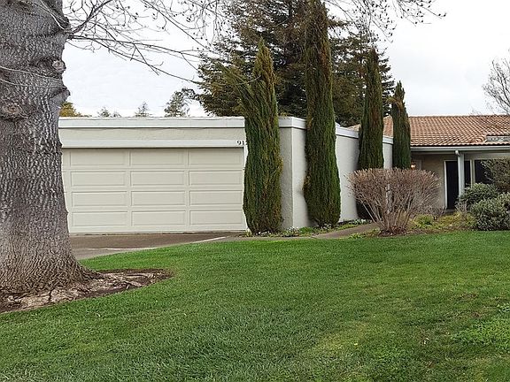 4th image of 912 Mariposa Lane