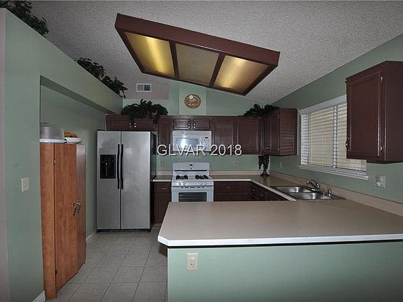 4th image of 2371 Ray Kanel Dr
