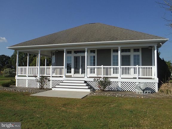 3rd image of 22925 Steele Dr