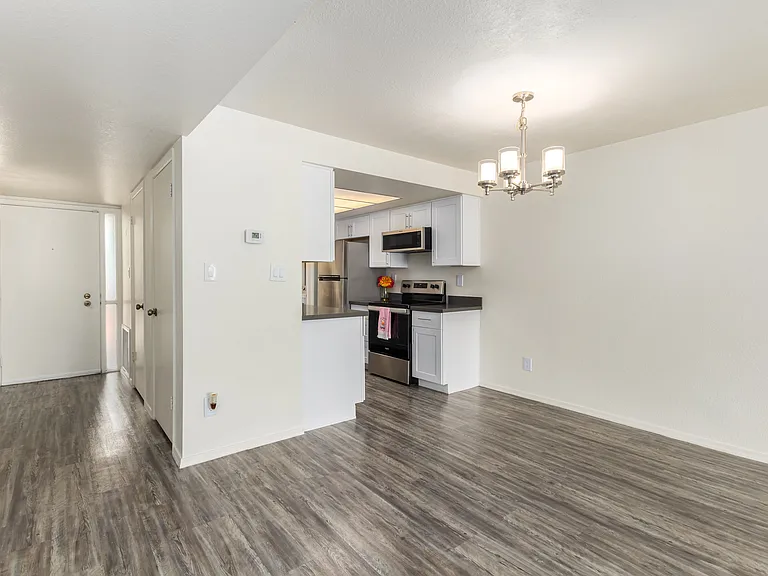 11048 N 28th Dr #145 — Photo 6